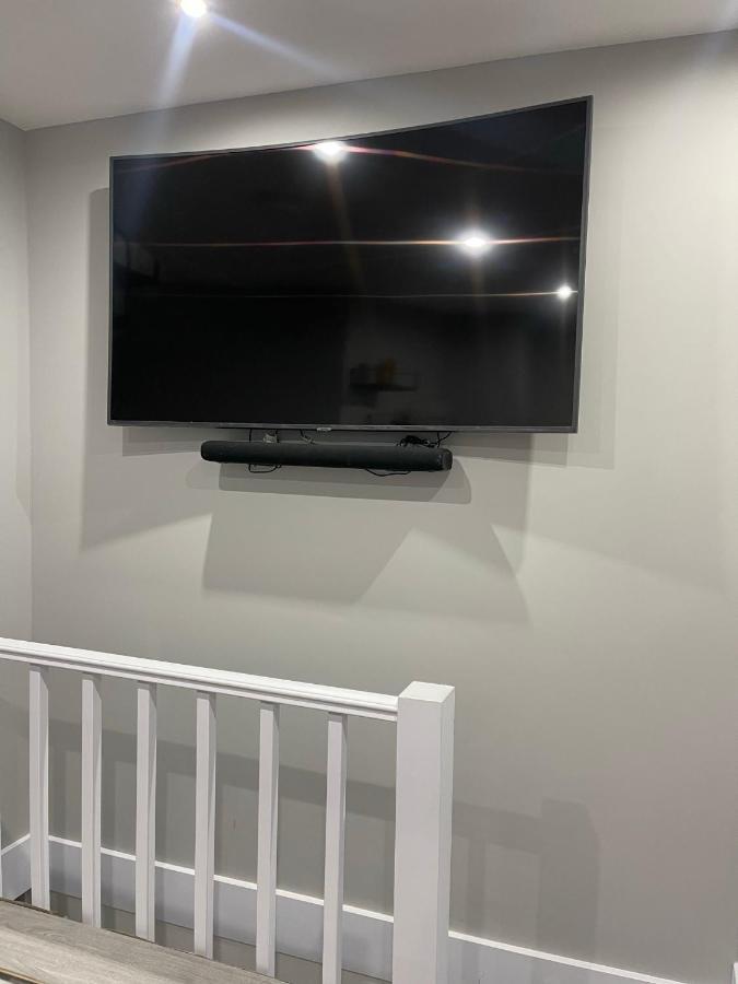 Unique Duplex Apartment Free Parking Free Wi-Fi 6 Minutes From Leeds City Centre Dış mekan fotoğraf