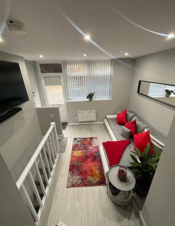 Unique Duplex Apartment Free Parking Free Wi-Fi 6 Minutes From Leeds City Centre Dış mekan fotoğraf